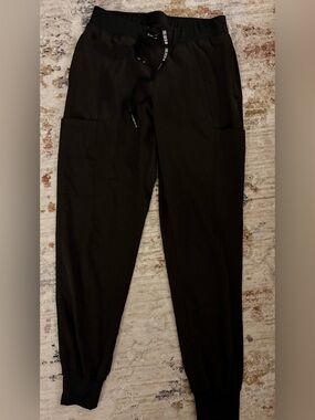 Med Couture Peaches Black Jogger Scrub Pants
